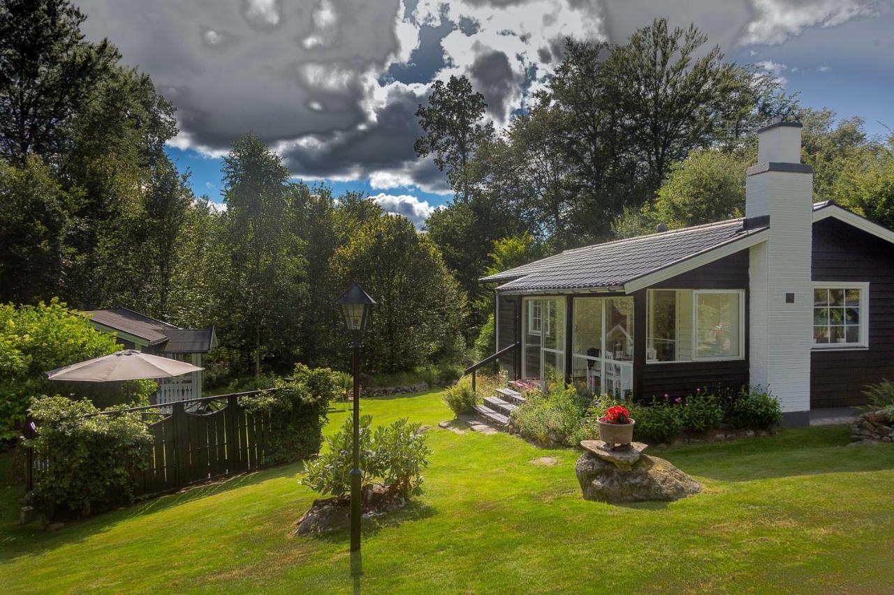 Very Nice Cottage By The Lake. Lursjoen! Hästveda المظهر الخارجي الصورة